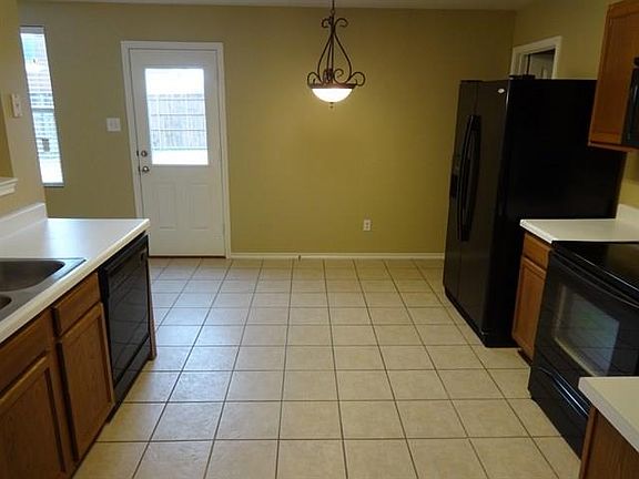 4th image of 2705 Lake Terrace Dr
