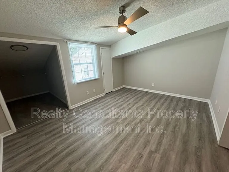 604 E Iredell Ave #7 — Photo 13
