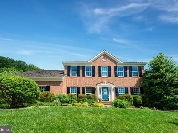 635 Meade Dr SW, Leesburg, VA 20175