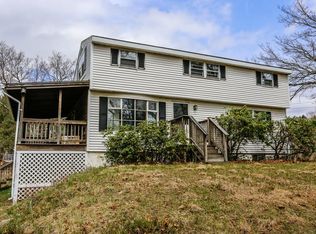 184 Center St, Groveland, MA 01834