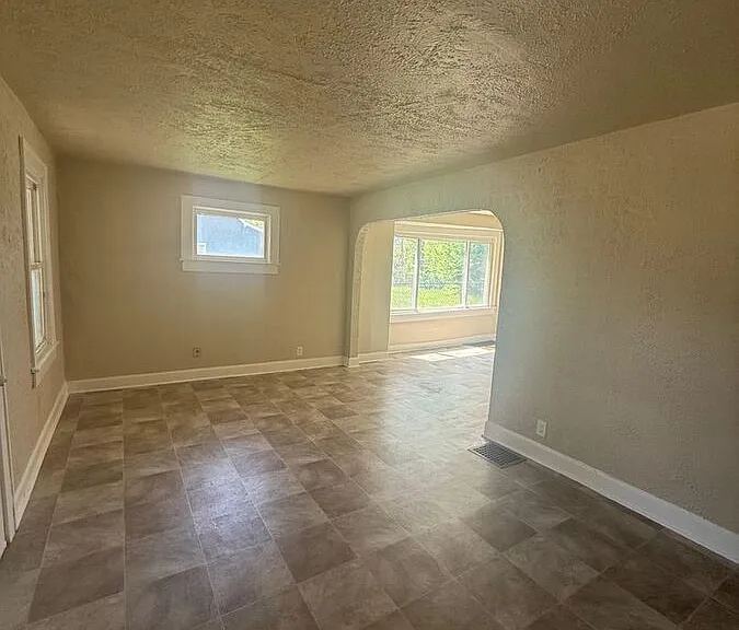 2864 Forest Manor Ave — Photo 19