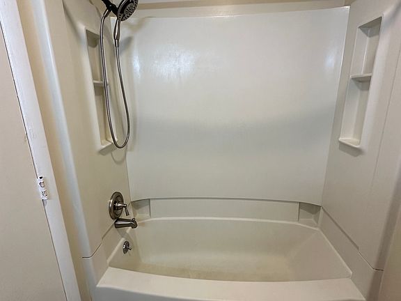 5th image of 215 Concord Ln #215