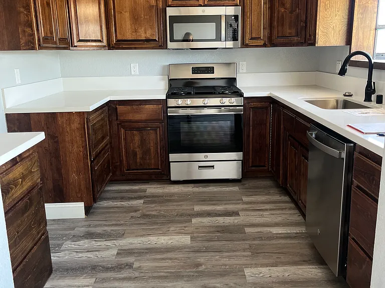 5548 Cottonwood Ave — Photo 1