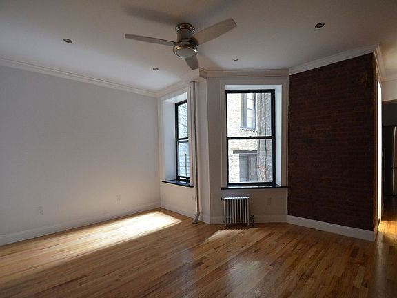 4th image of 3694 Broadway #2A