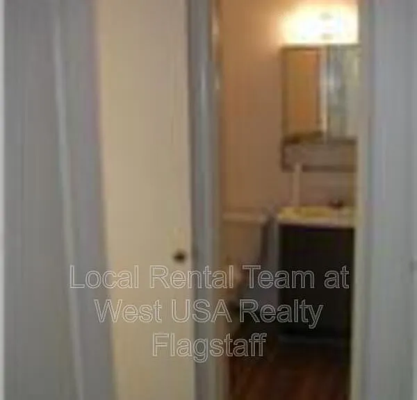 2219 E Dortha Ave #6 — Photo 6