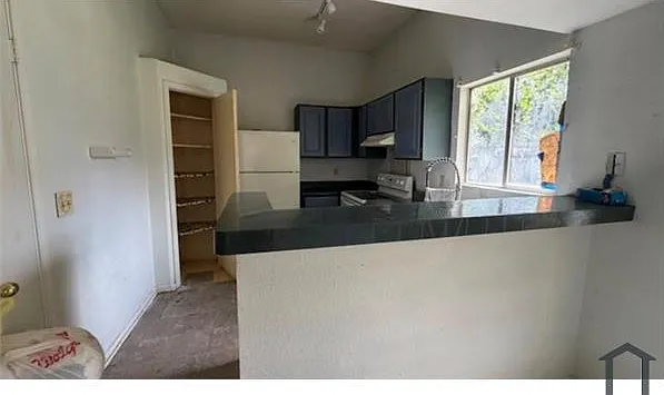 4 bed, $1,895 — Photo 3