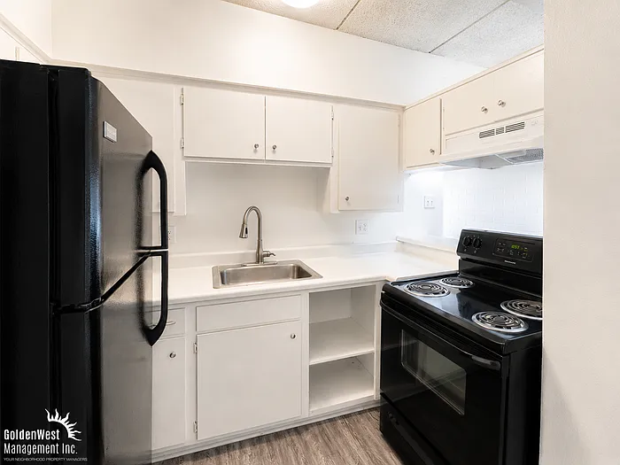 910 E Marlette Ave #19 — Photo 5