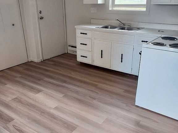 4th image of 401-407 SW 8th St #401