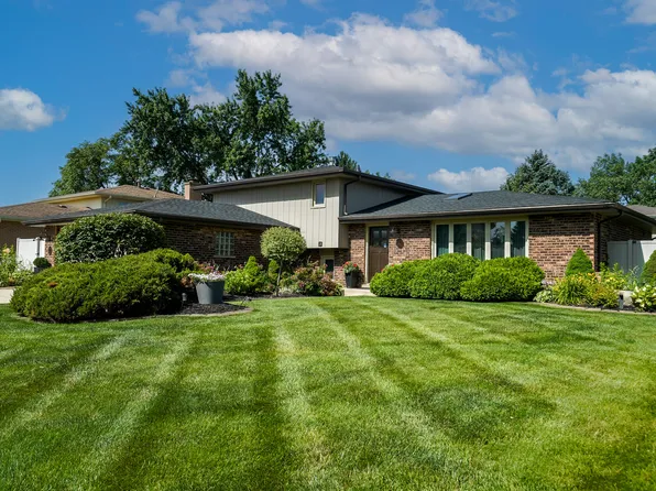 13940 Charleston Dr, Orland Park, IL 60462