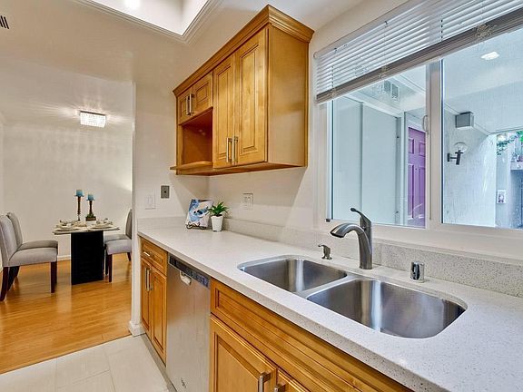 3rd image of 831 W California Ave Unit U