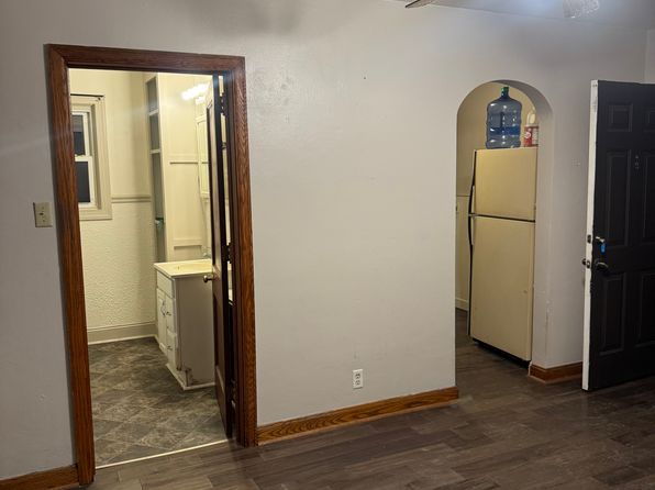 718 Graham Ave APT 4