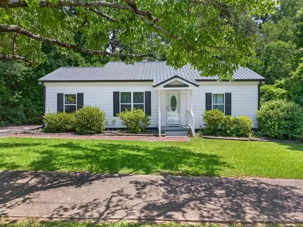 265 3rd Ave, Winder, GA 30680