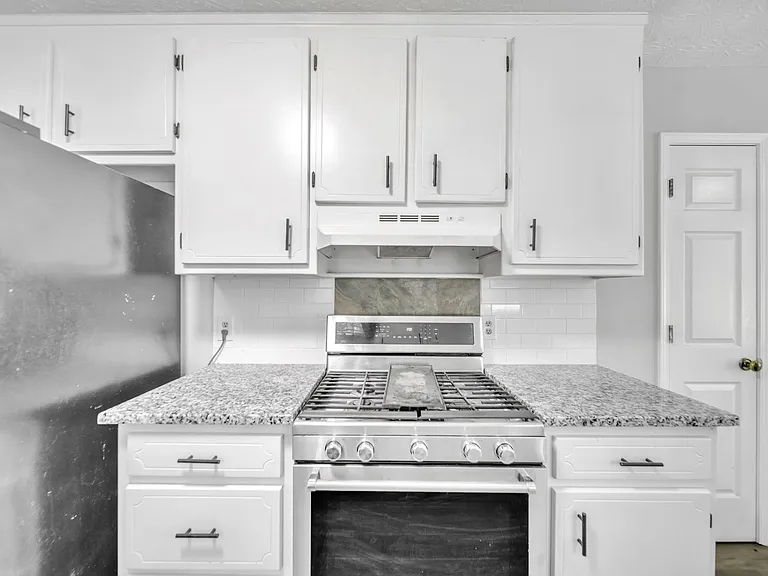 608 Wood Ridge Dr — Photo 5