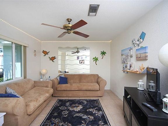 5th image of 4048 Berkshire Dr