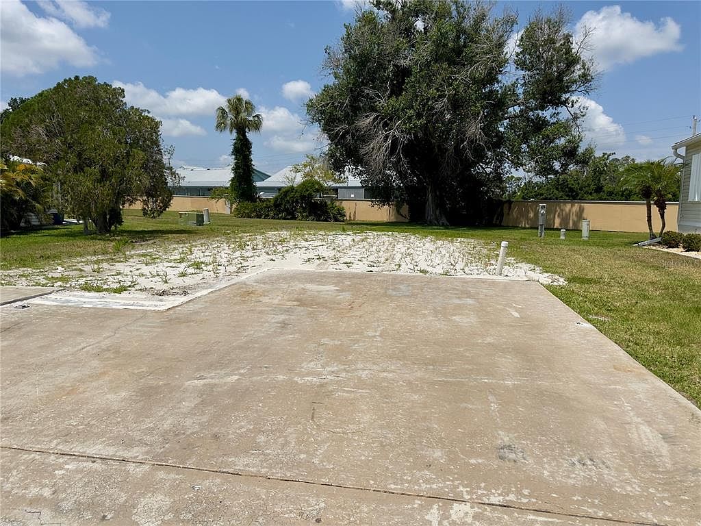 2100 Kings Hwy LOT 978