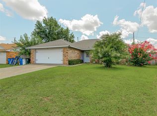 2305 Sheridan Pl, Chickasha, OK 73018