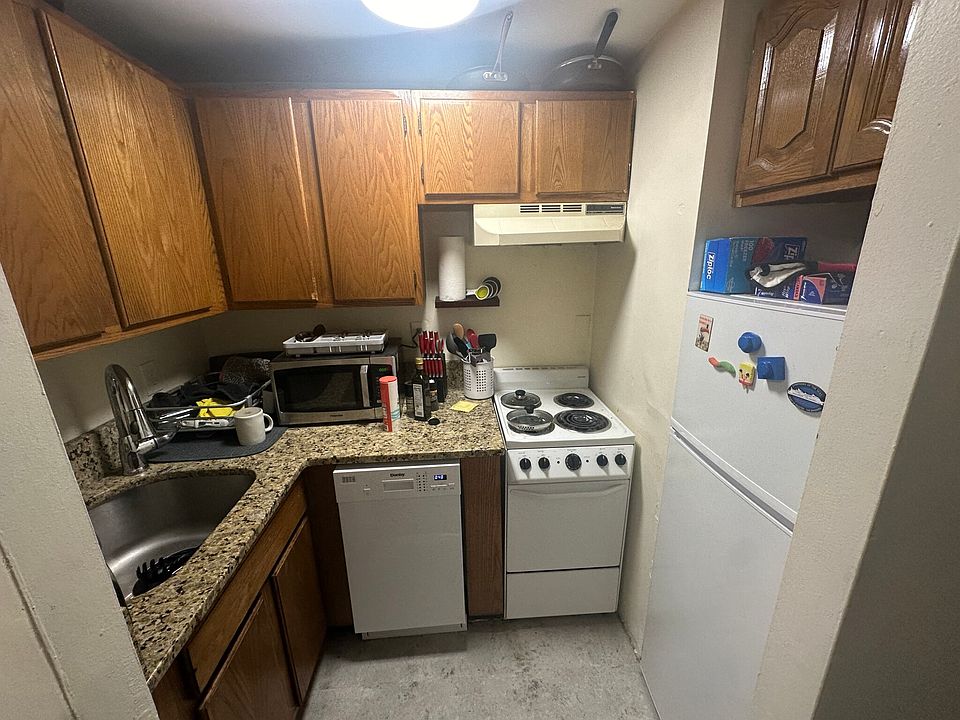 2nd image of 47 Hemenway St #3A
