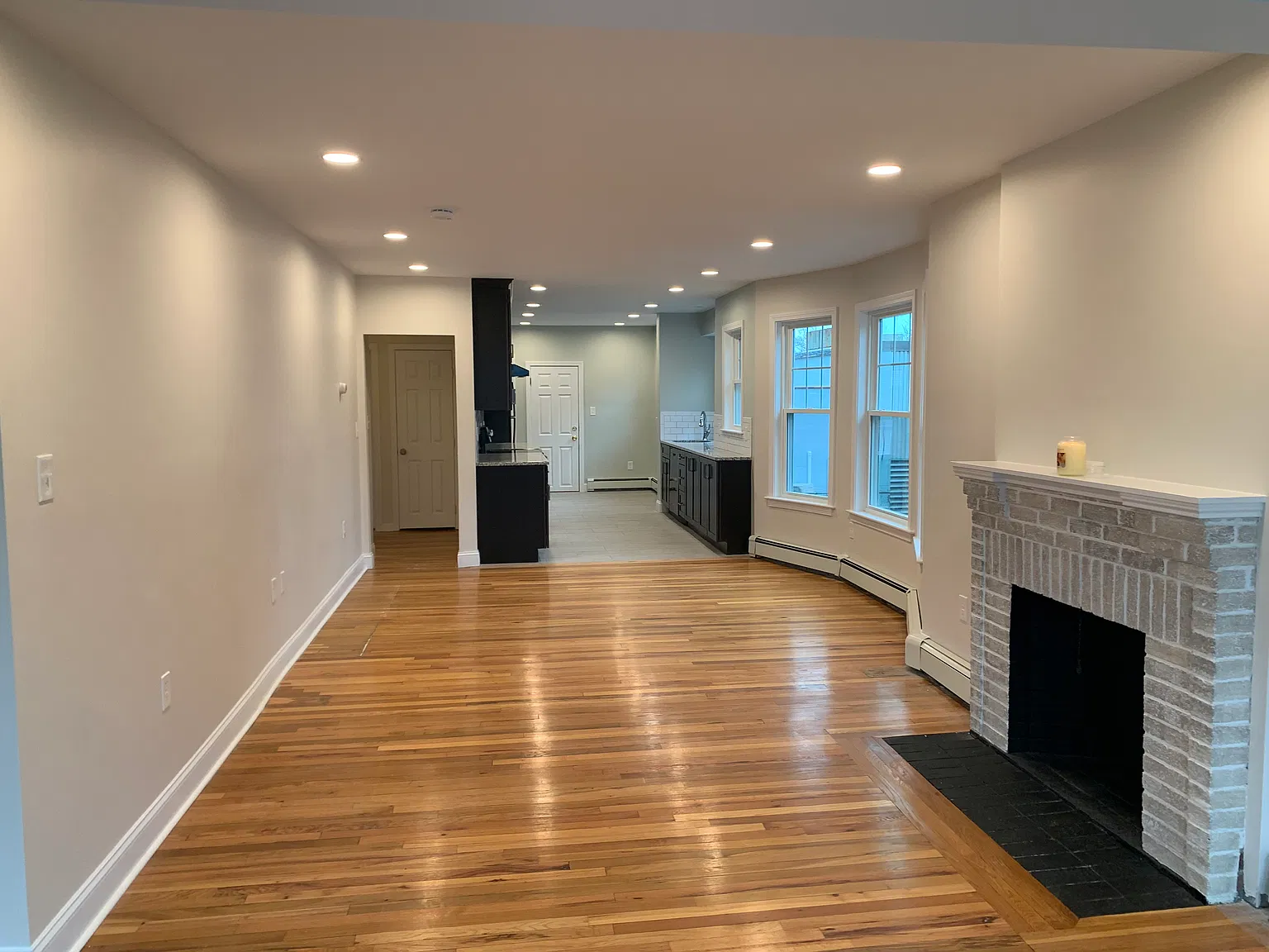 2 bed, 1300 sqft, $2,900 — Photo 4