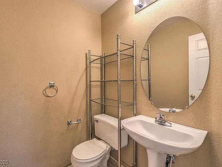 3728 Ashling St — Photo 32