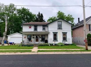 213 E Green St, Watertown, WI 53098
