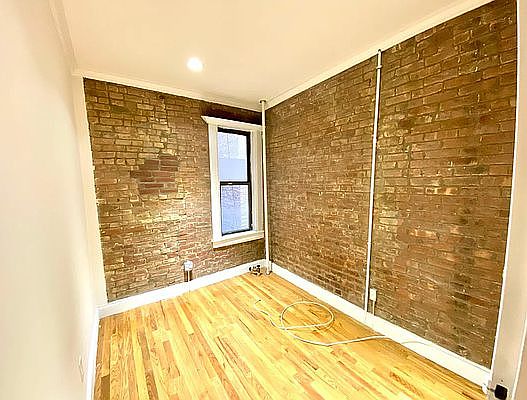 3rd image of 237 E 58th St APT 3B