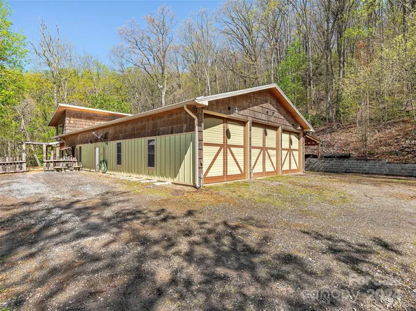 334 Flat Top Mountain Rd, Fairview, NC 28730