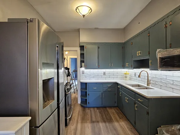 96 East 38th Street image 1 of 11