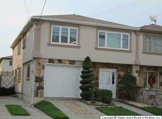 261 Hett Ave, Staten Island, NY 10306