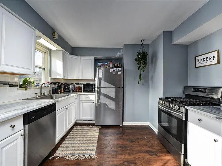 2284 Lakeview Ave #UP — Photo 3
