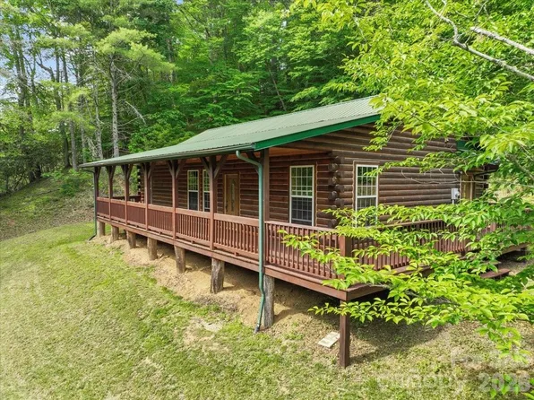 439 Upper Pig Pen Rd, Green Mountain, NC 28740