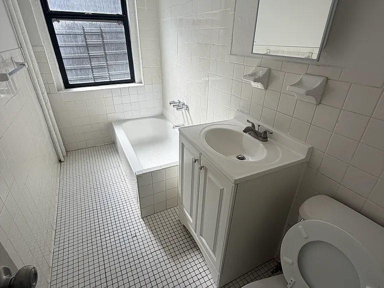 3470 Cannon Pl #J23 — Photo 4