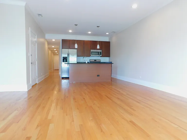 904 Reba Pl #20 — Photo 2