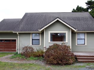 140 13th St SW, Bandon, OR 97411