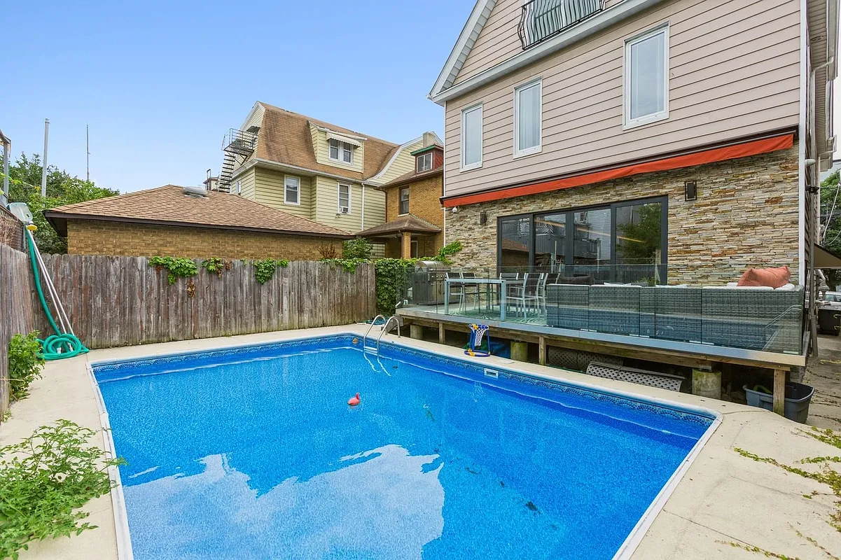 96 Columbia Terrace 1