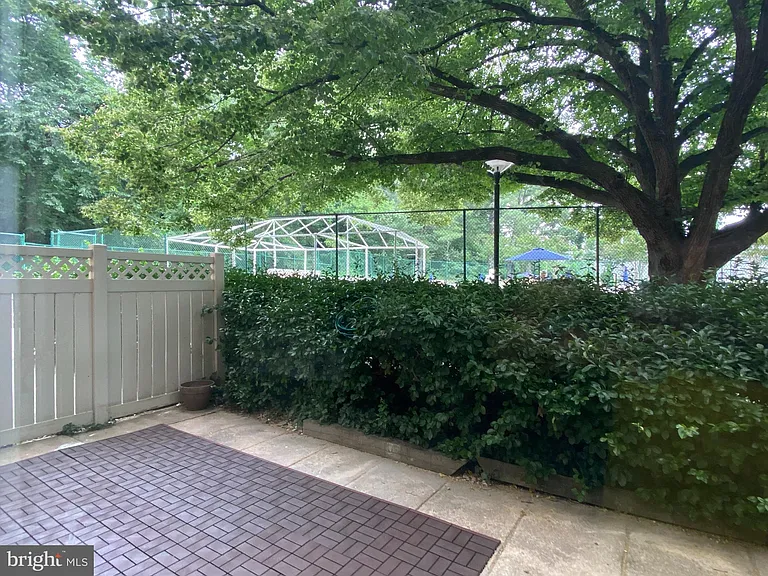 1900 Lyttonsville Rd #114 — Photo 8