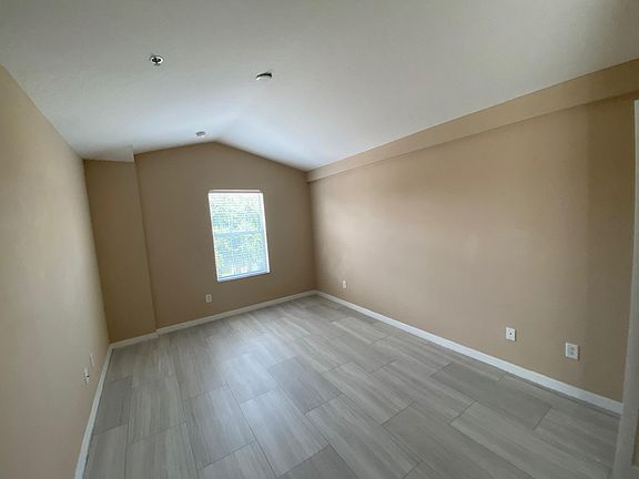 5th image of 7415 Lago De Oro #B-4
