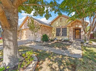 493 Eisenhower Ln, Lavon, TX 75166