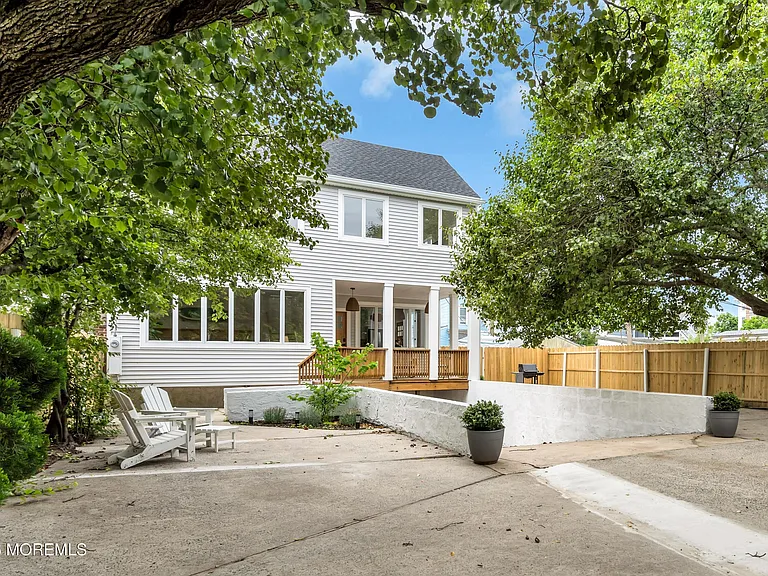 306 E 7th Ave — Photo 3