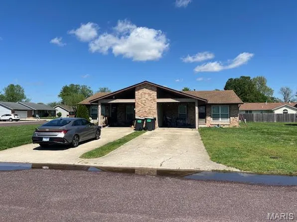303 Aaron Ct #A & B, Mascoutah, IL 62258