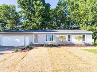 10830 Deerwood Dr SE, Lowell, MI 49331