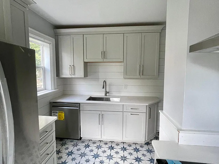 290 Hoyt St #1 — Photo 1