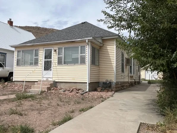 221 Harrison Ave, Canon City, CO 81212