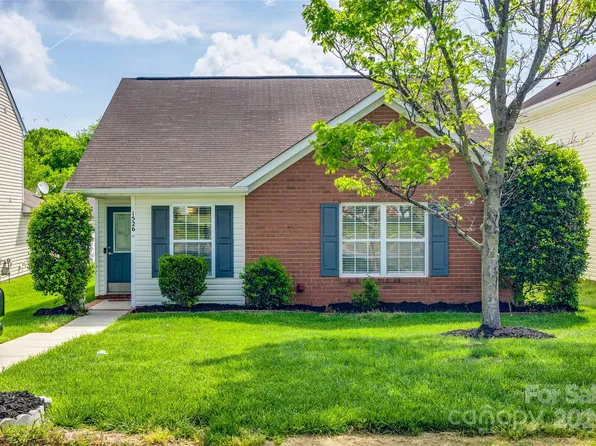 1526 Tuckers Glenn Dr, Rock Hill, SC 29732