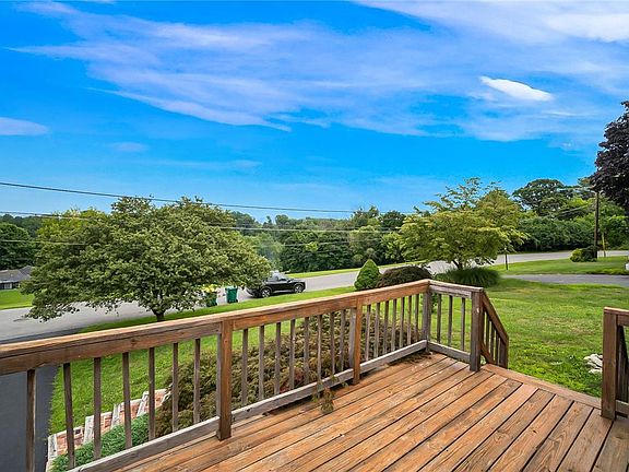 4th image of 2030 Hillcrest Dr