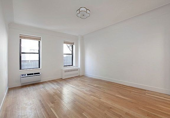 3rd image of 127 W 82nd St APT 1D