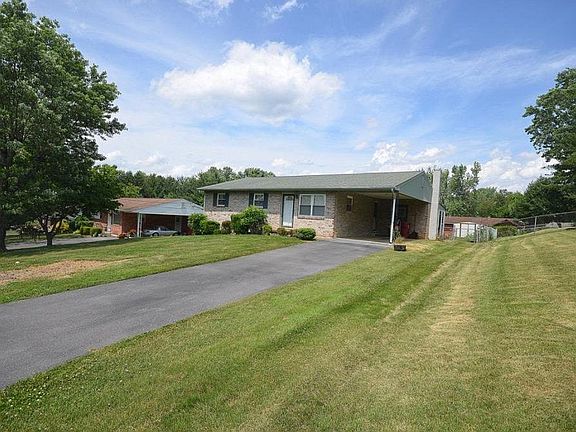 2nd image of 4012 Sanford Dr