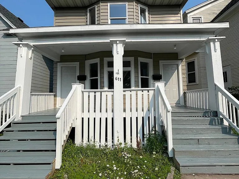 611 E 6th St — Photo 13