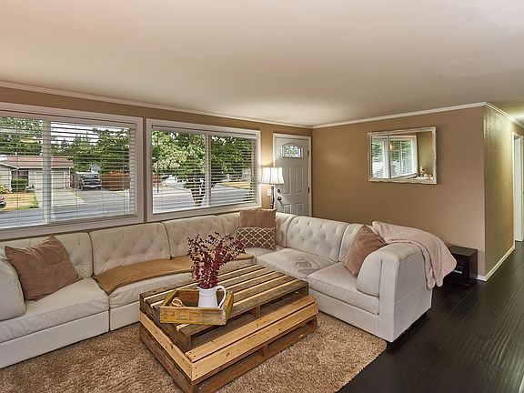2nd image of 2802 139th Pl SE