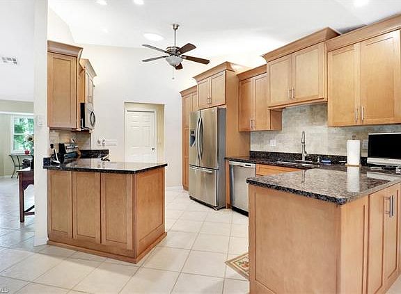 4th image of 1020 Moon Lake Dr