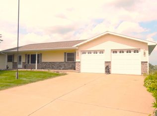 704 E North St, Dodgeville, WI 53533